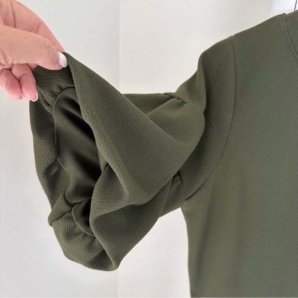 Green Envelope Army Green Ruffled Short Sleeve Shirt Size Large - Picture 3 of 9